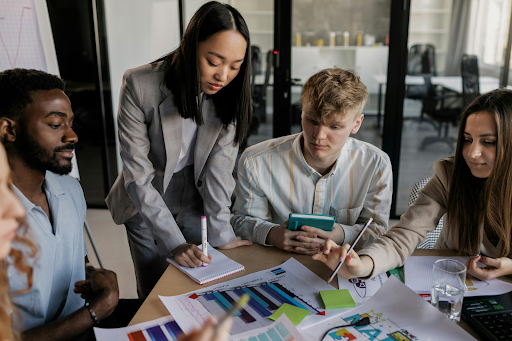 How an Internet Marketing Agency Builds Full-Funnel Online Campaigns in 2026